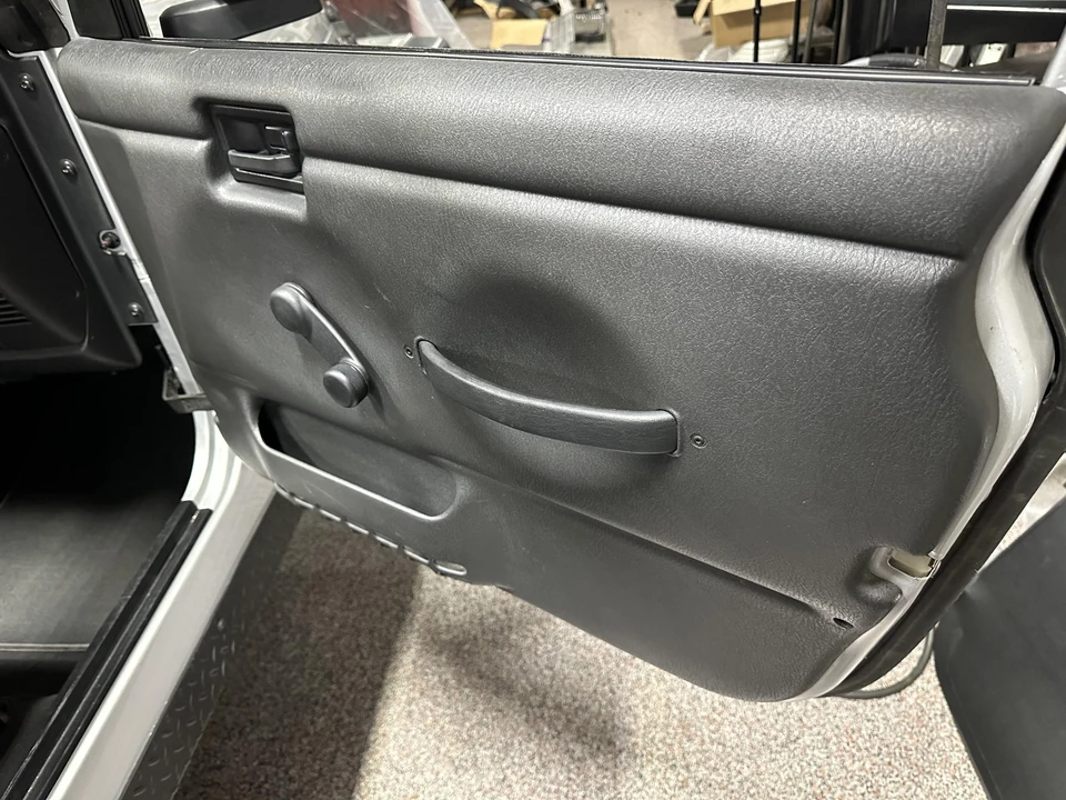 2004 Jeep TJ Wrangler - Image 30 of 31
