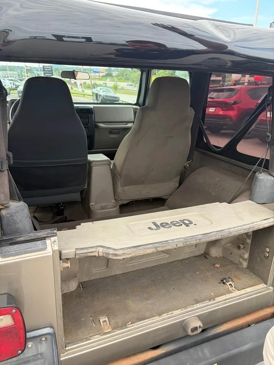 2004 Jeep TJ Wrangler - Image 9 of 9