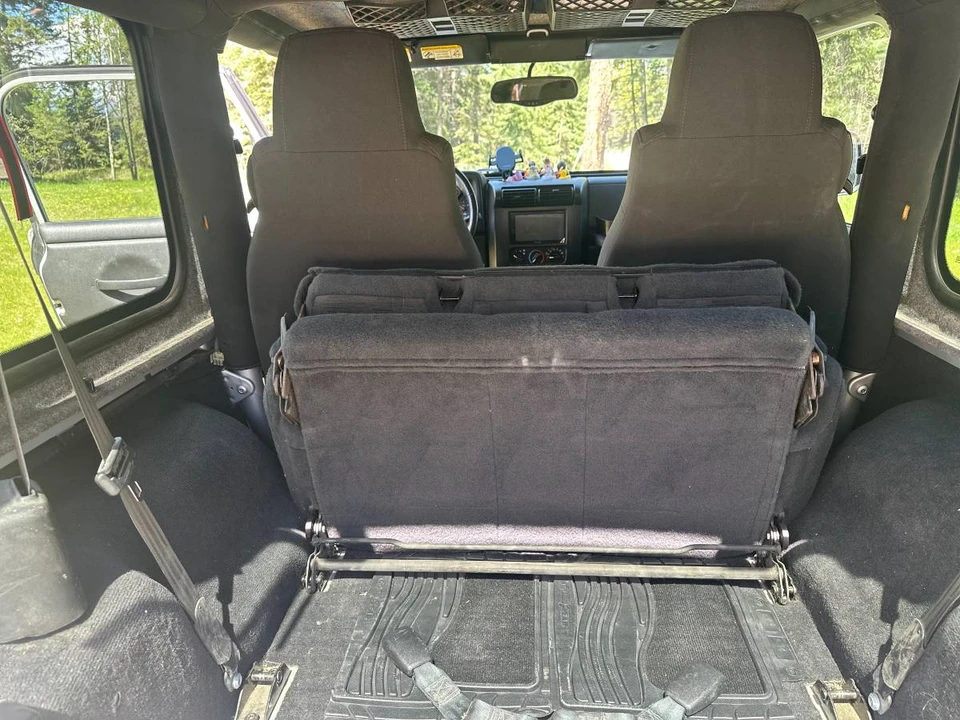 2004 Jeep TJ Wrangler - Image 17 of 18