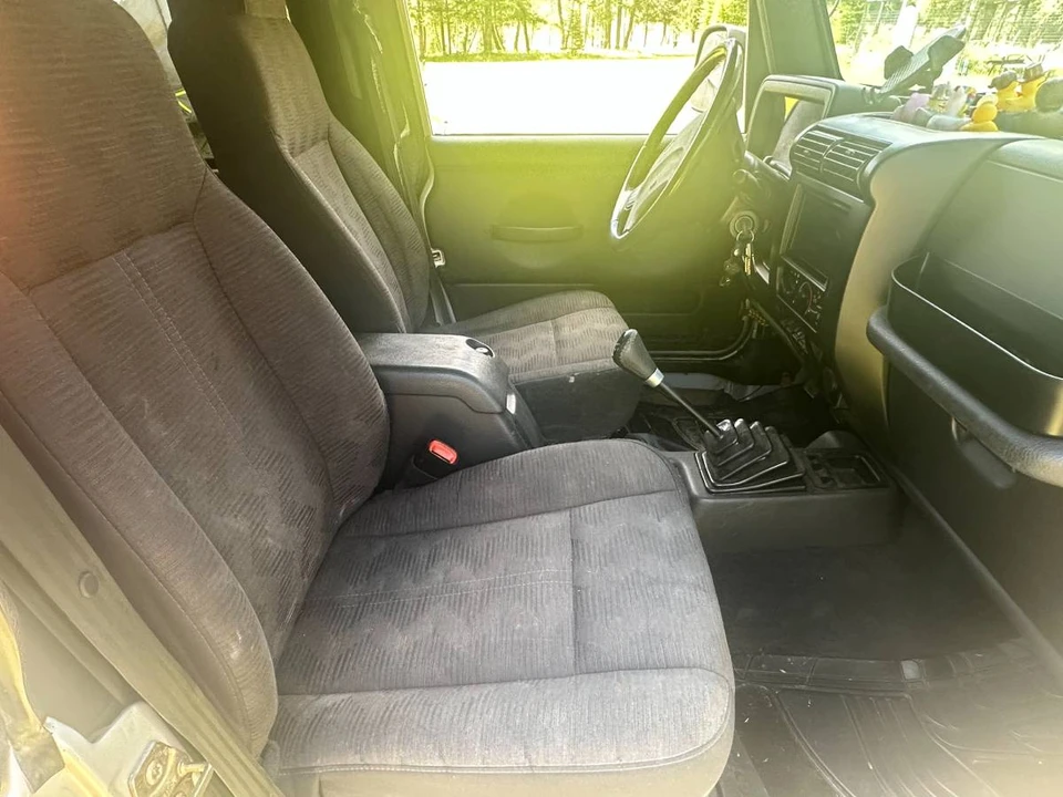 2004 Jeep TJ Wrangler - Image 16 of 18