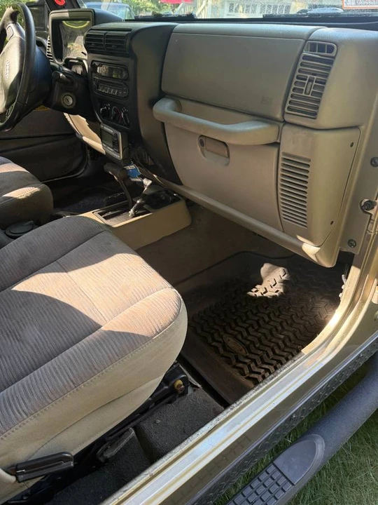 2004 Jeep TJ Wrangler - Image 10 of 16