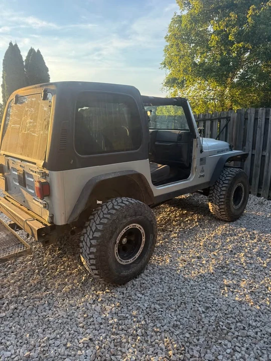 2004 Jeep TJ Wrangler - Image 2 of 5