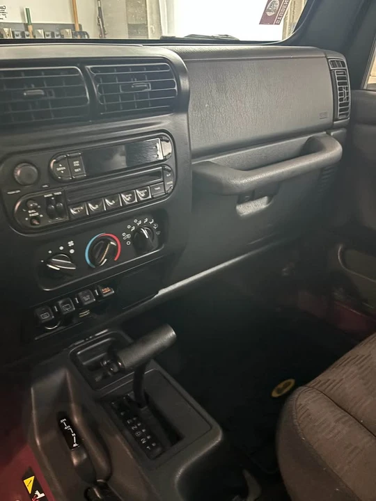 2004 Jeep TJ Wrangler - Image 12 of 13