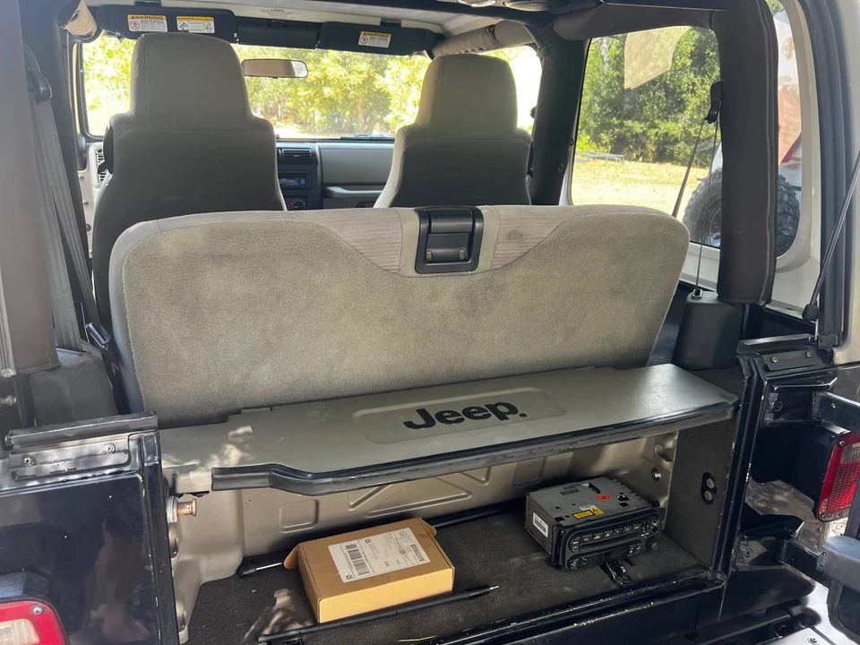 2004 Jeep TJ Wrangler - Image 11 of 11