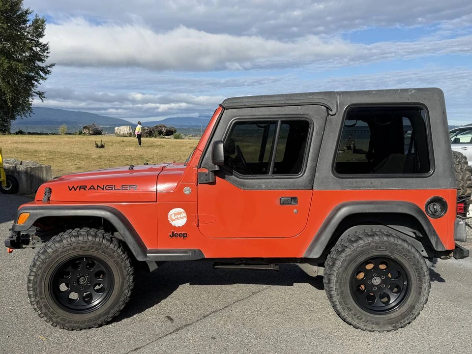 2004 Jeep TJ Wrangler - Image 2 of 12