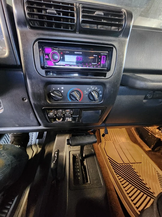 2004 Jeep TJ Wrangler - Image 9 of 21