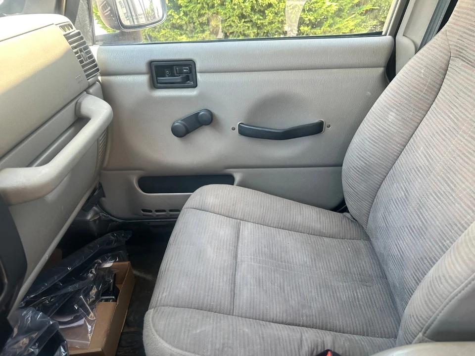 2004 Jeep TJ Wrangler - Image 28 of 31