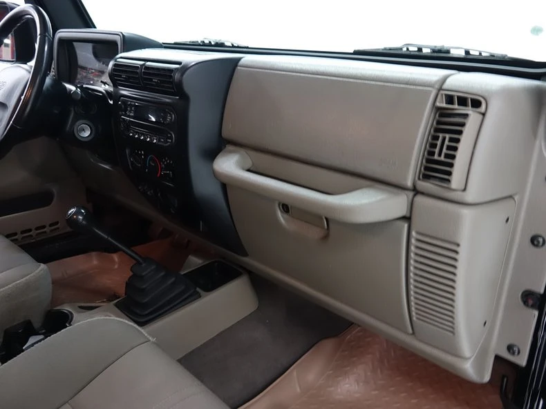 2004 Jeep TJ Wrangler - Image 18 of 31