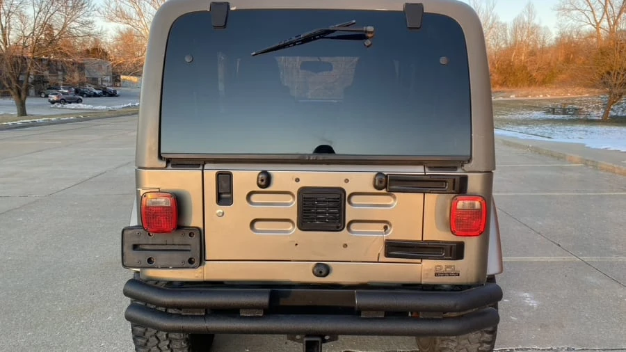2004 Jeep TJ Wrangler - Image 14 of 17