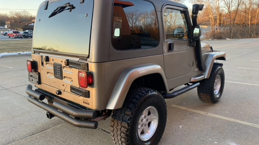 2004 Jeep TJ Wrangler - Image 15 of 17