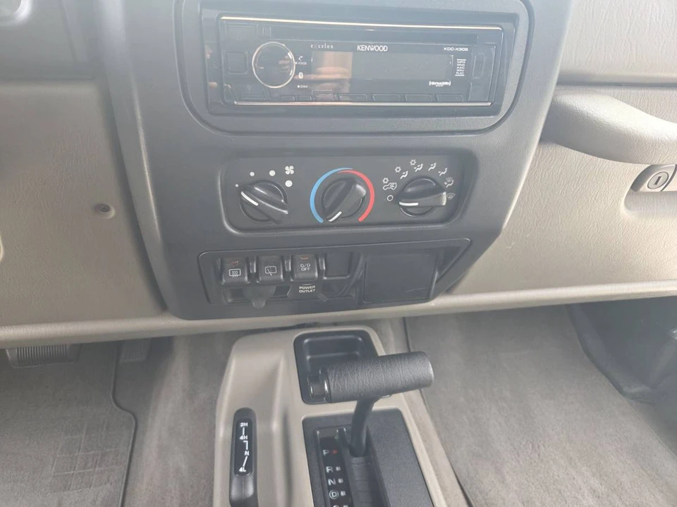 2004 Jeep TJ Wrangler - Image 13 of 18