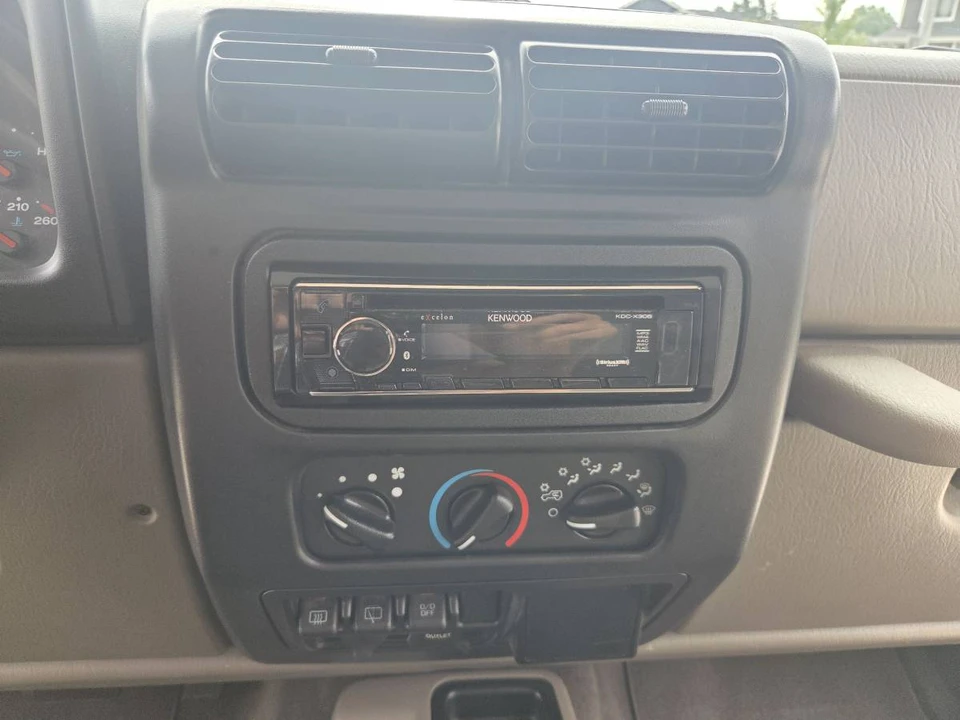 2004 Jeep TJ Wrangler - Image 14 of 18