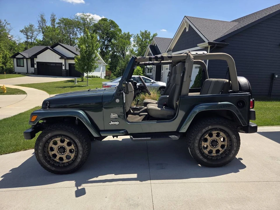 2004 Jeep TJ Wrangler - Image 17 of 18