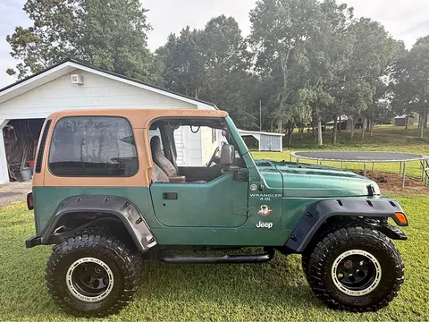 2004 Jeep Wrangler Sahara Sport Utility 2D