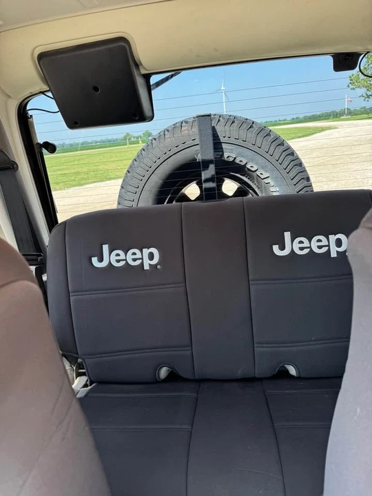 2004 Jeep TJ Wrangler - Image 16 of 17