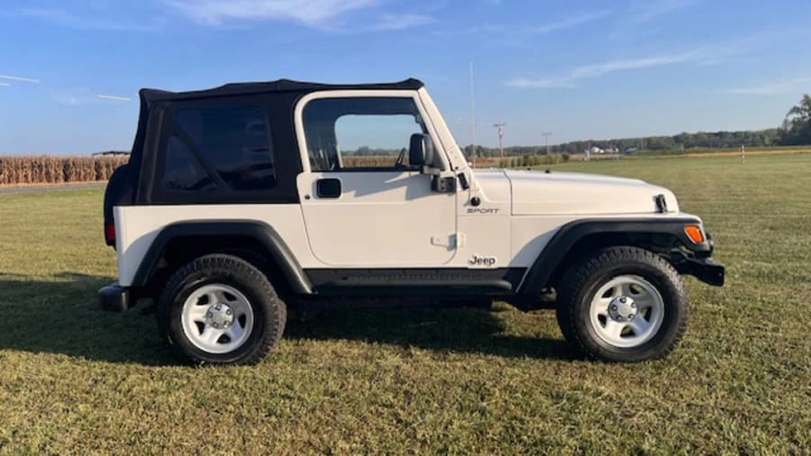 2004 Jeep TJ Wrangler - Image 2 of 17