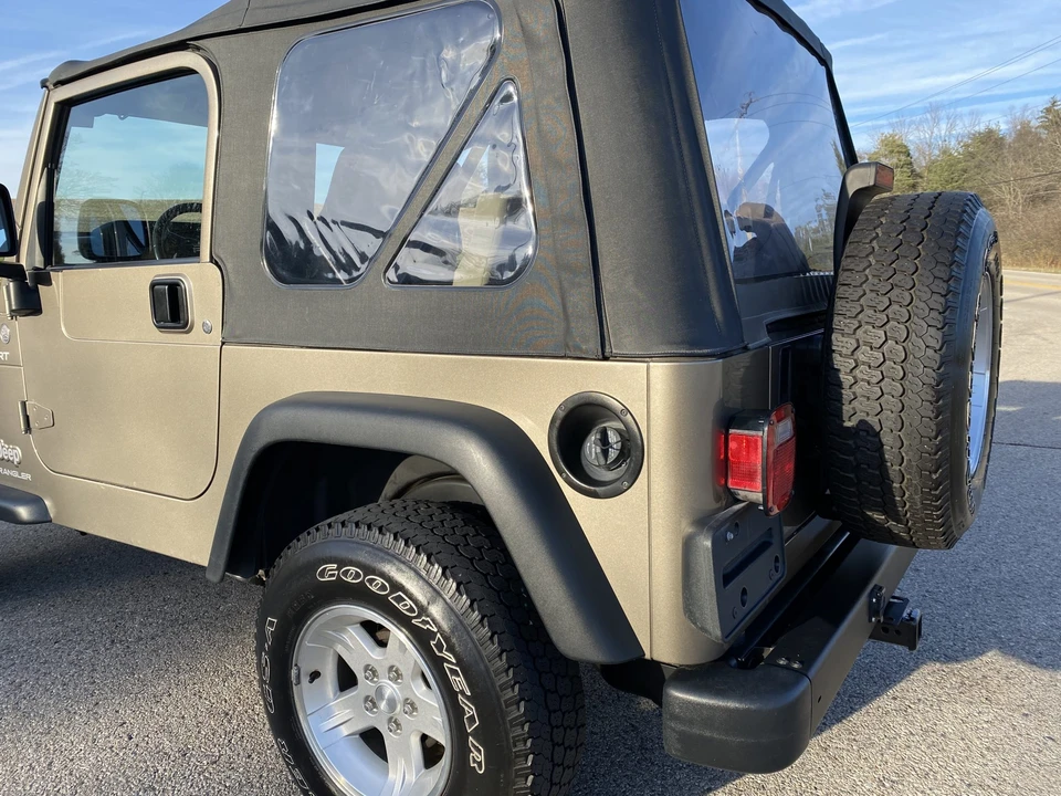 2004 Jeep TJ Wrangler - Image 29 of 31