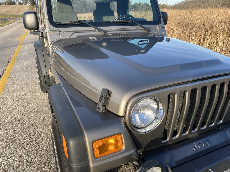 2004 Jeep TJ Wrangler - Image 19 of 31