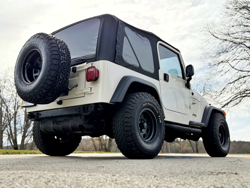 2004 Jeep TJ Wrangler - Image 19 of 31