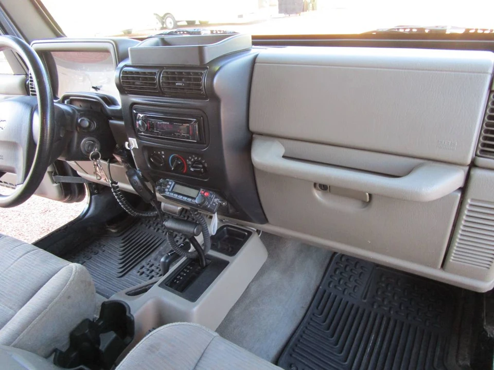 2004 Jeep TJ Wrangler - Image 23 of 24