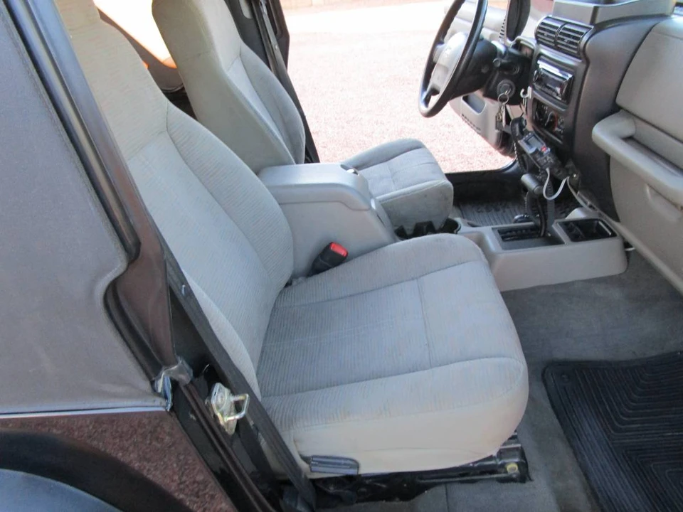 2004 Jeep TJ Wrangler - Image 22 of 24