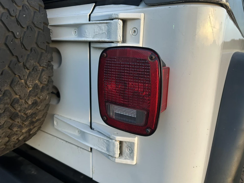 2004 Jeep TJ Wrangler - Image 30 of 31