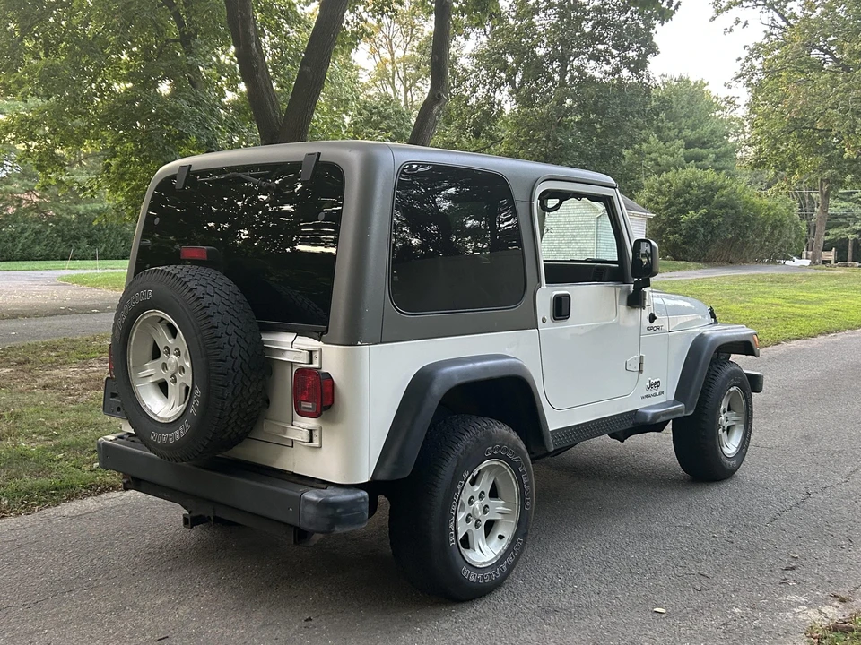 2004 Jeep TJ Wrangler - Image 17 of 31