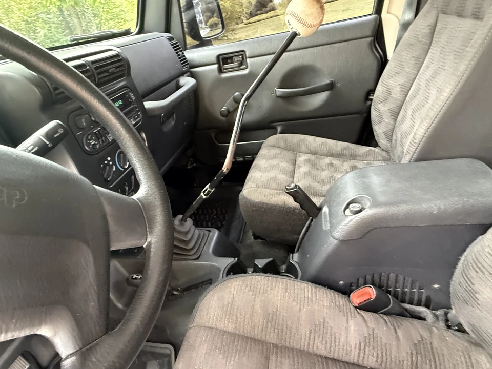 2004 Jeep TJ Wrangler - Image 29 of 31