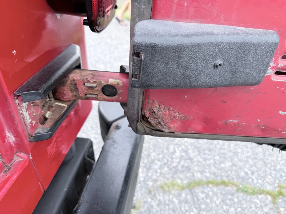 2004 Jeep TJ Wrangler - Image 15 of 17