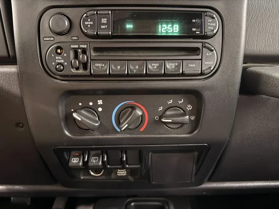 2004 Jeep TJ Wrangler - Image 13 of 16