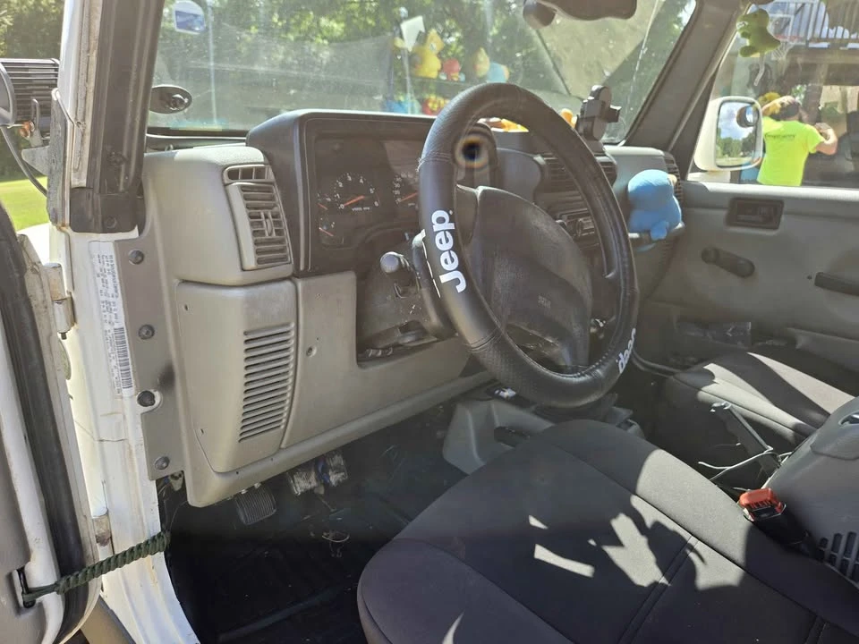 2004 Jeep TJ Wrangler - Image 11 of 14