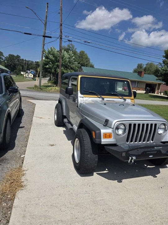 2004 Jeep TJ Wrangler - Image 2 of 9