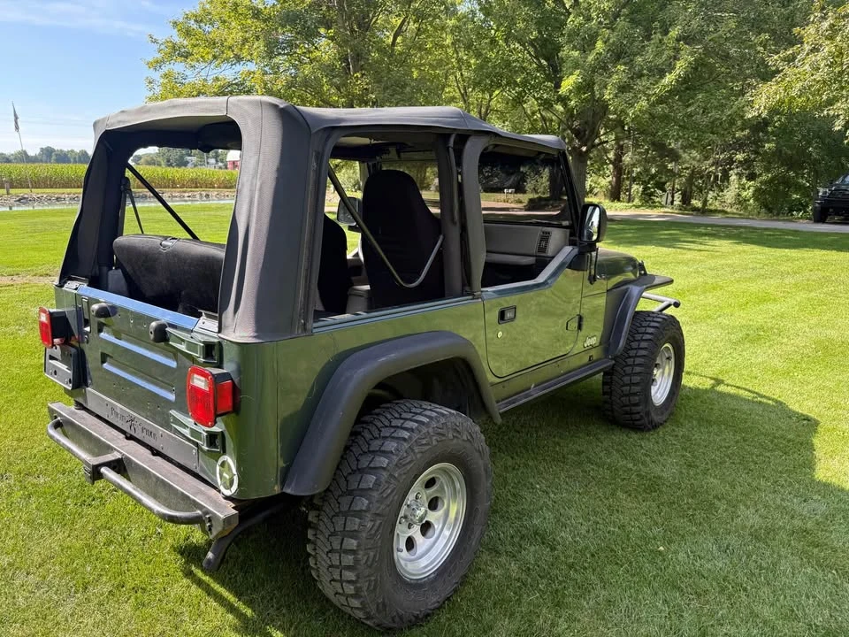 2004 Jeep TJ Wrangler - Image 9 of 10