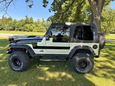 2004 Jeep Wrangler Sport SUV 4D