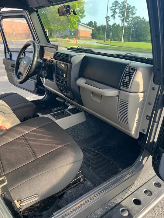 2004 Jeep TJ Wrangler - Image 6 of 12