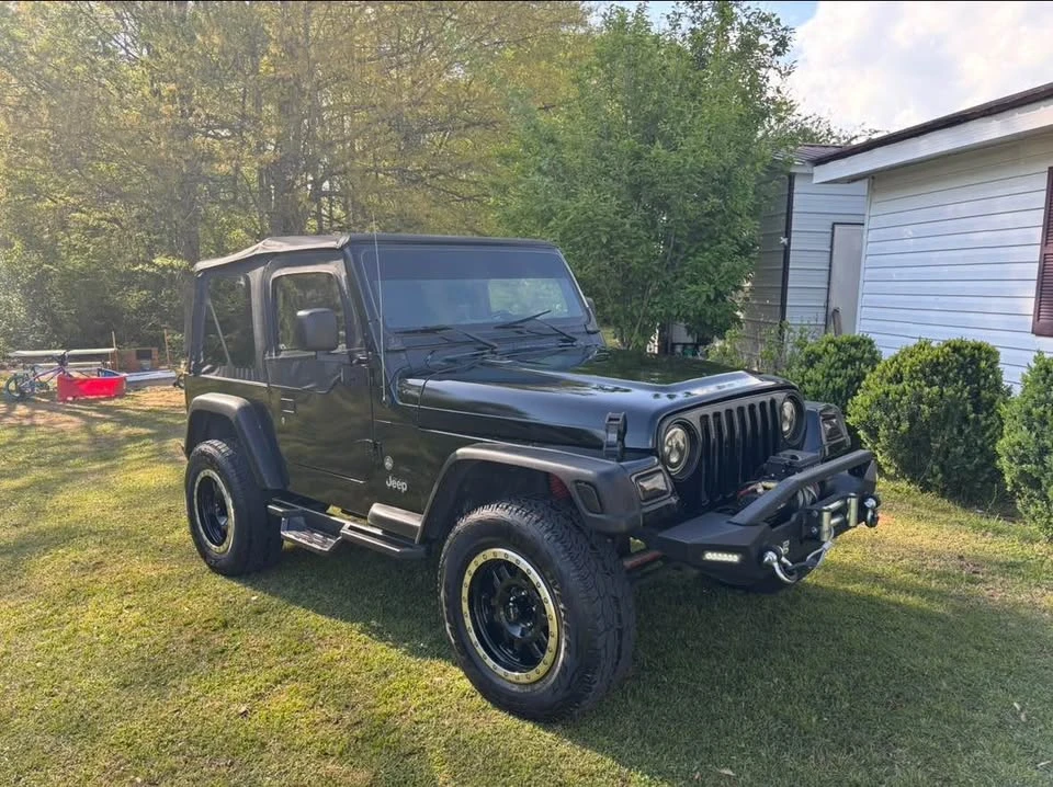 2004 Jeep TJ Wrangler - Image 2 of 3