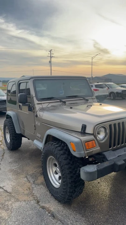 2004 Jeep TJ Wrangler - Image 2 of 8