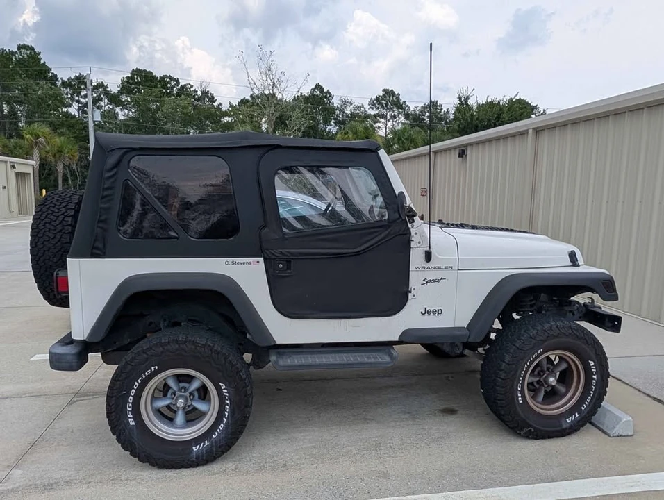 2004 Jeep TJ Wrangler - Image 4 of 12