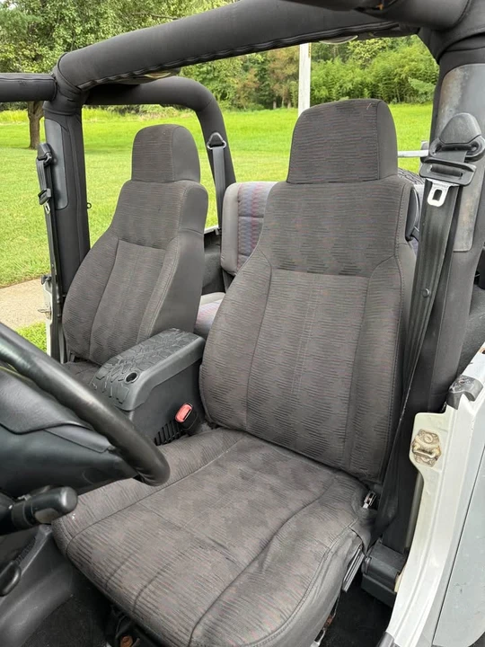 2004 Jeep TJ Wrangler - Image 17 of 20