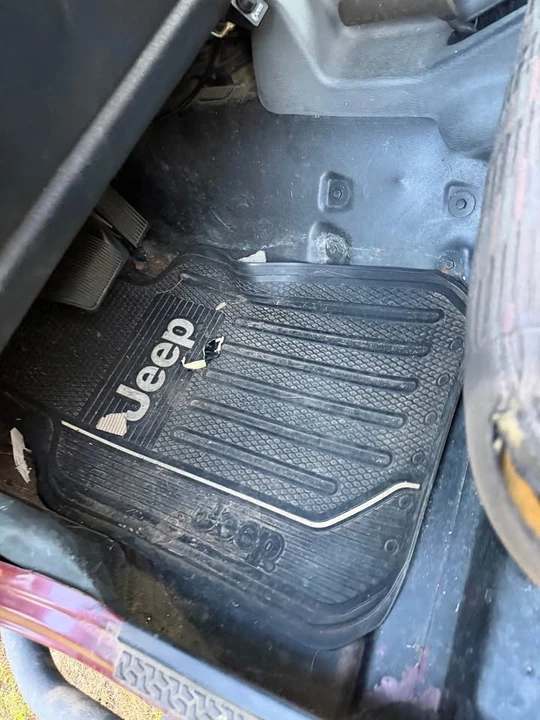 2004 Jeep TJ Wrangler - Image 10 of 18
