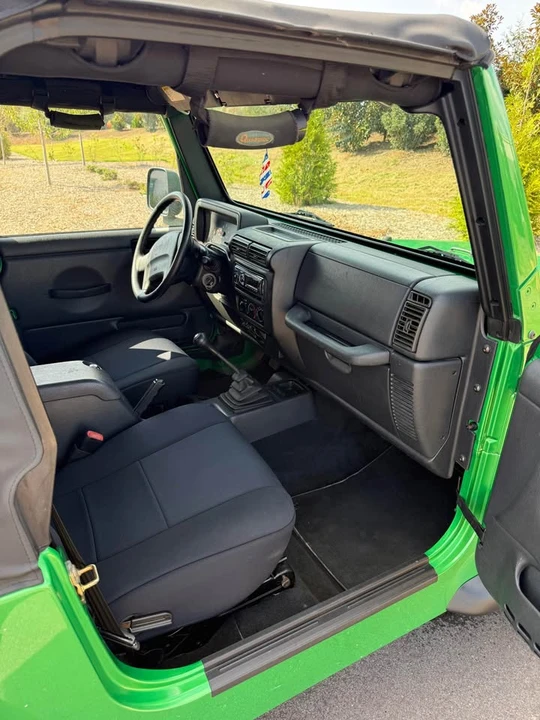 2004 Jeep TJ Wrangler - Image 10 of 15