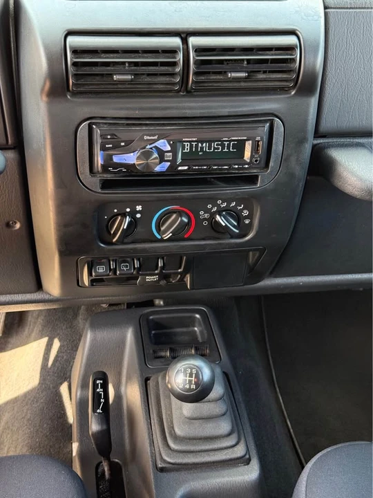 2004 Jeep TJ Wrangler - Image 13 of 15