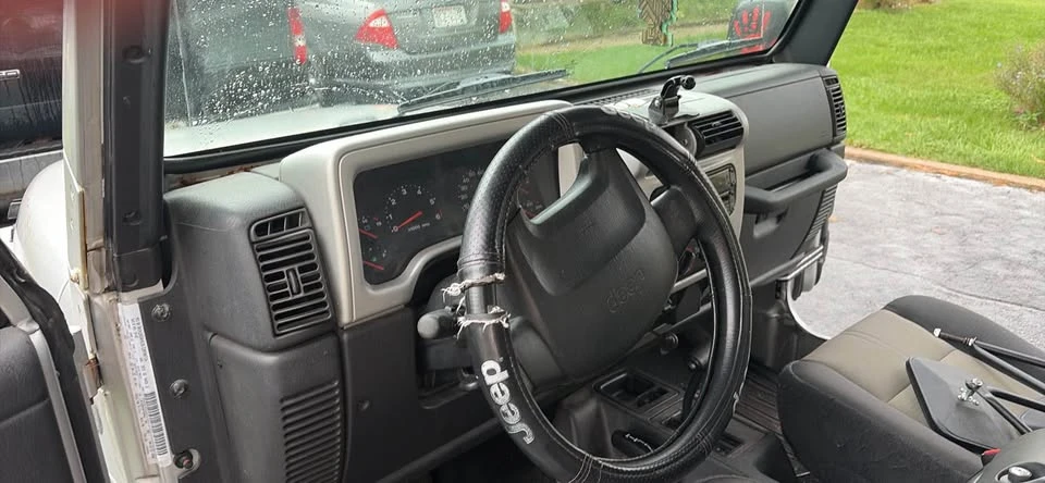 2004 Jeep TJ Wrangler - Image 4 of 5
