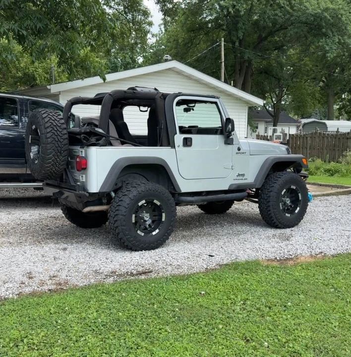 2004 Jeep TJ Wrangler - Image 2 of 7