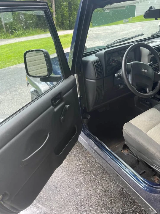 2004 Jeep TJ Wrangler - Image 11 of 12