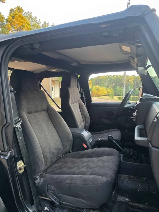 2004 Jeep TJ Wrangler - Image 6 of 7