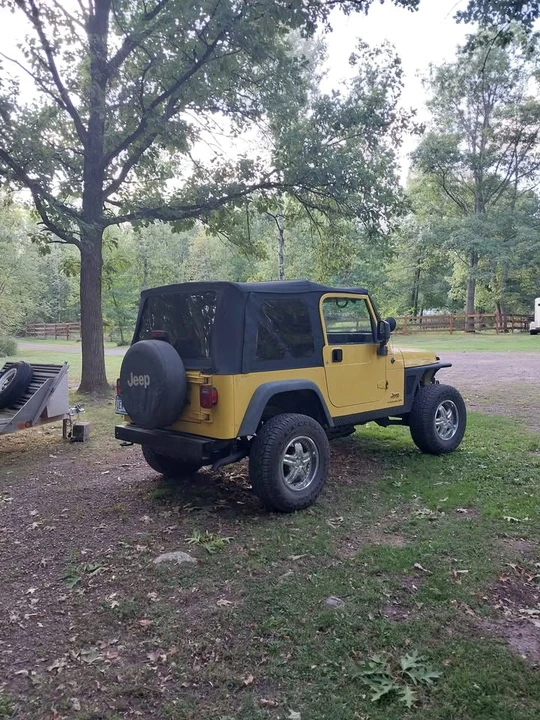 2004 Jeep TJ Wrangler - Image 2 of 4