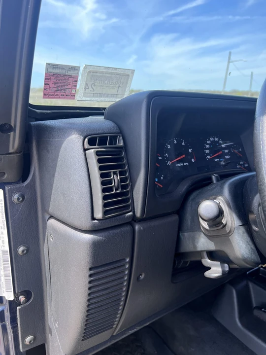 2004 Jeep TJ Wrangler - Image 29 of 31