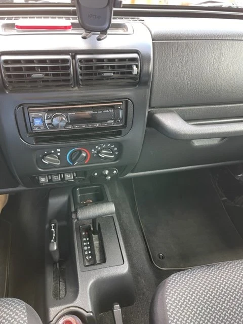 2004 Jeep TJ Wrangler - Image 12 of 13