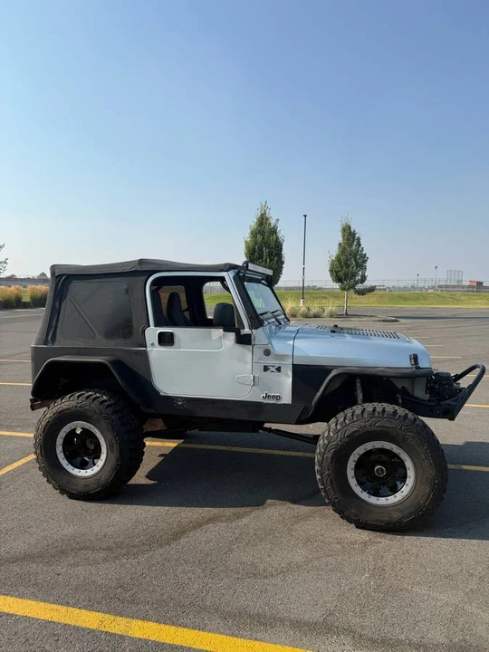 2004 Jeep TJ Wrangler - Image 2 of 11